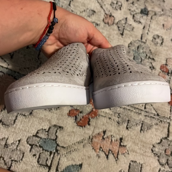 Vionic Grey Shoes - Picture 6 of 8